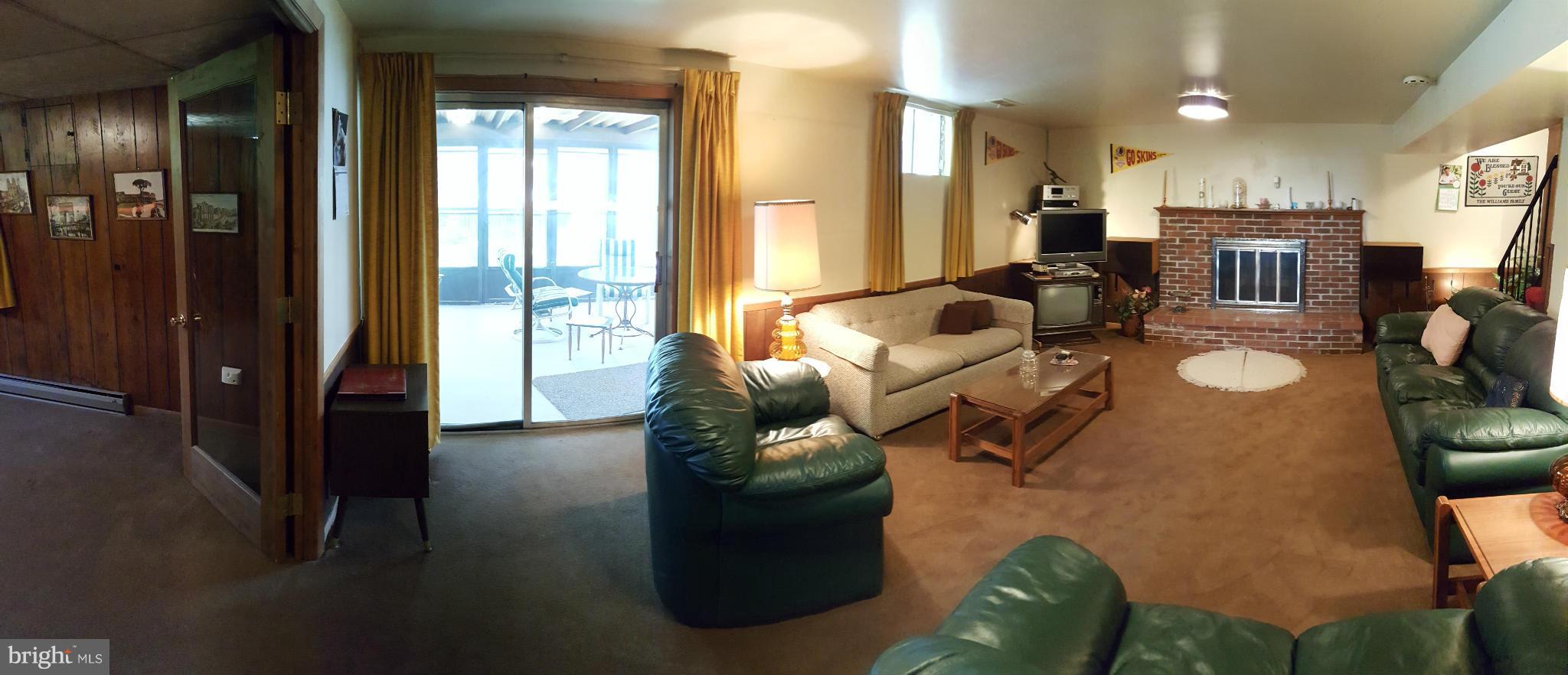 WHITE OAK MANOR - Residential