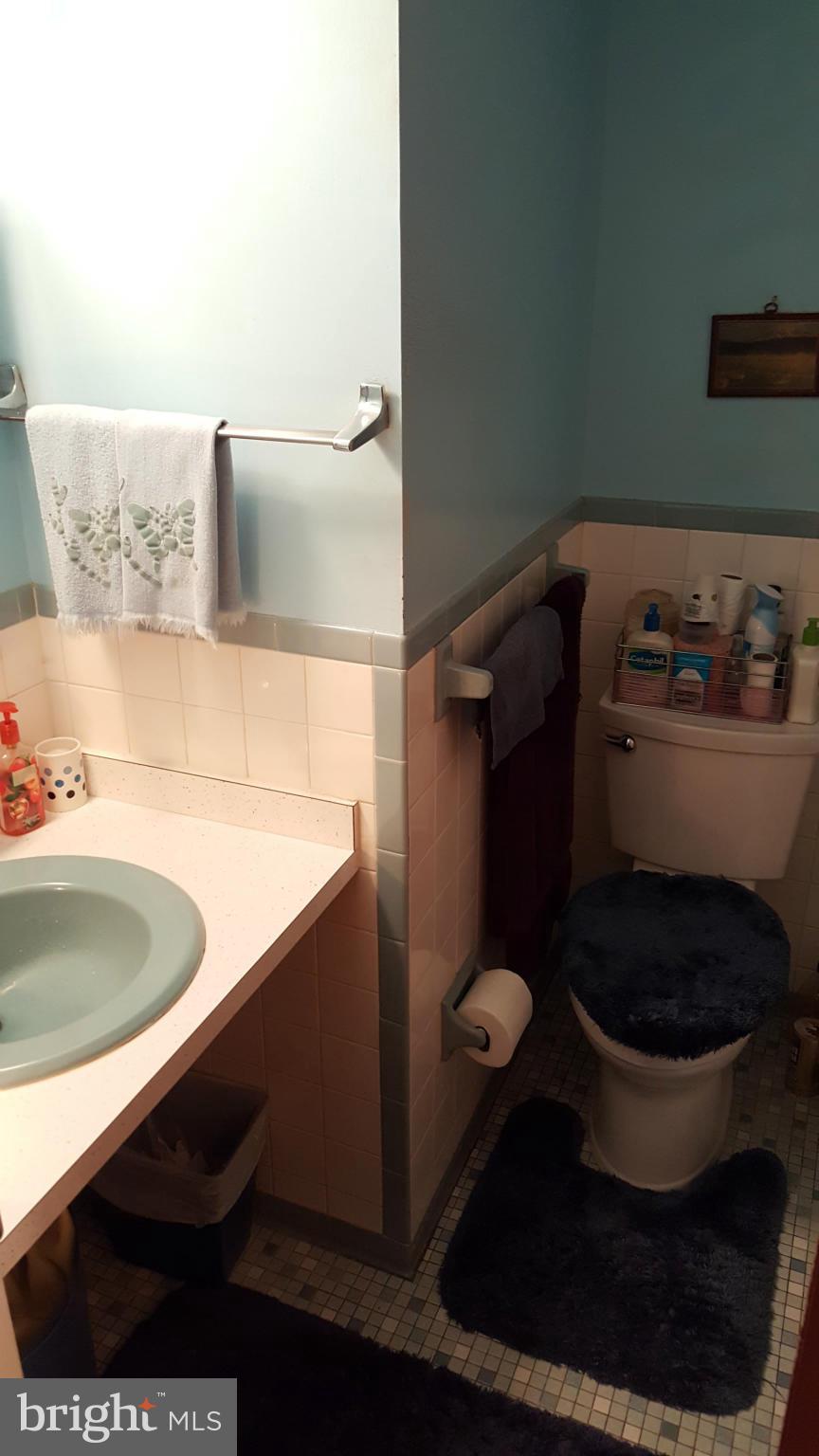 WHITE OAK MANOR - Residential