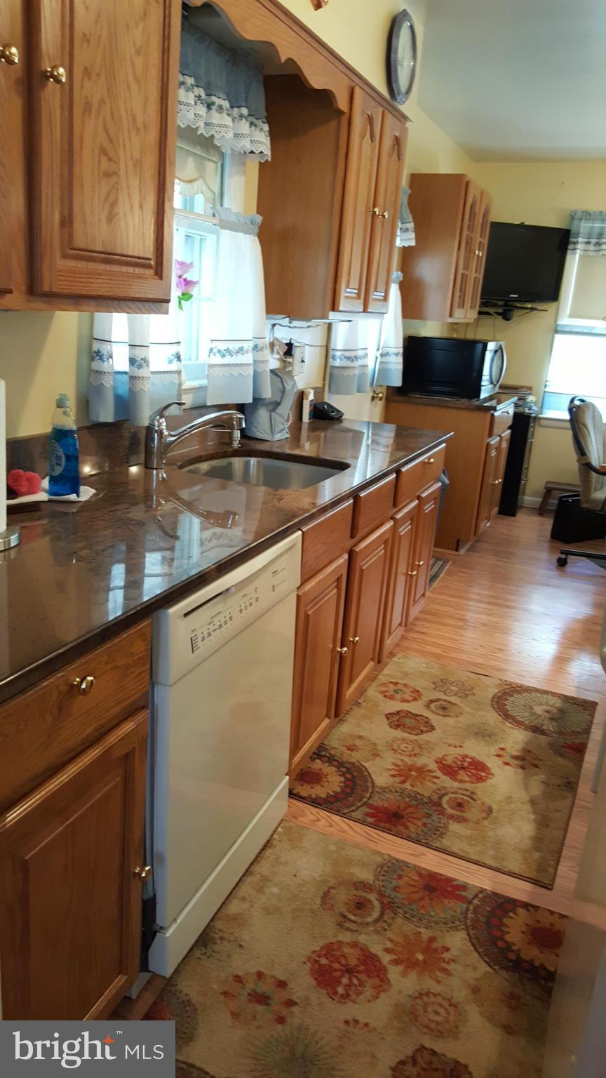 WHITE OAK MANOR - Residential