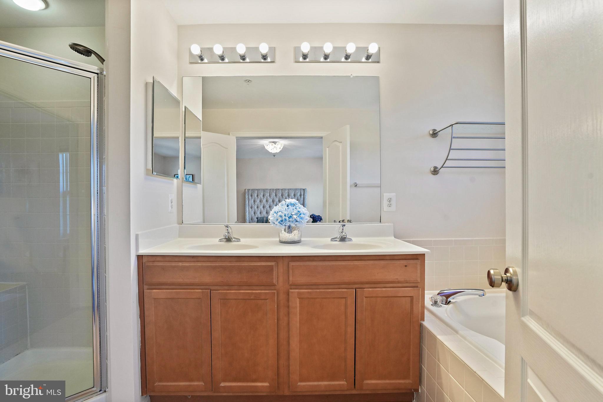 THE CRESCENT AT CHERRY LANE - Residential