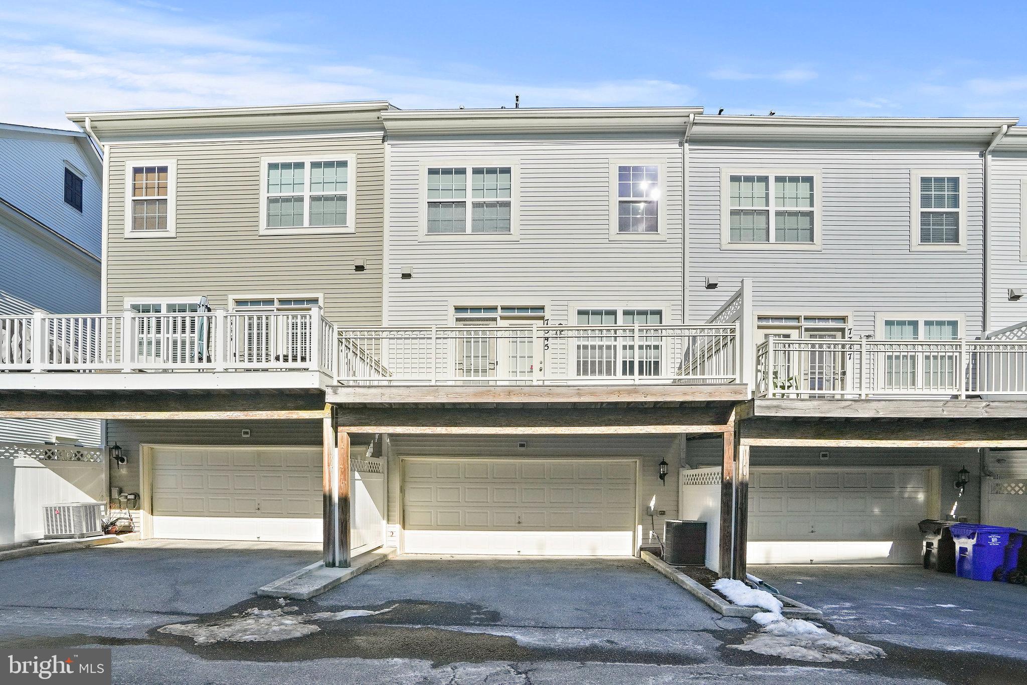 THE CRESCENT AT CHERRY LANE - Residential