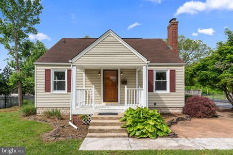 Photo of 13406 Woodbridge Street, WOODBRIDGE, VA 22191 (MLS # VAPW2118818)