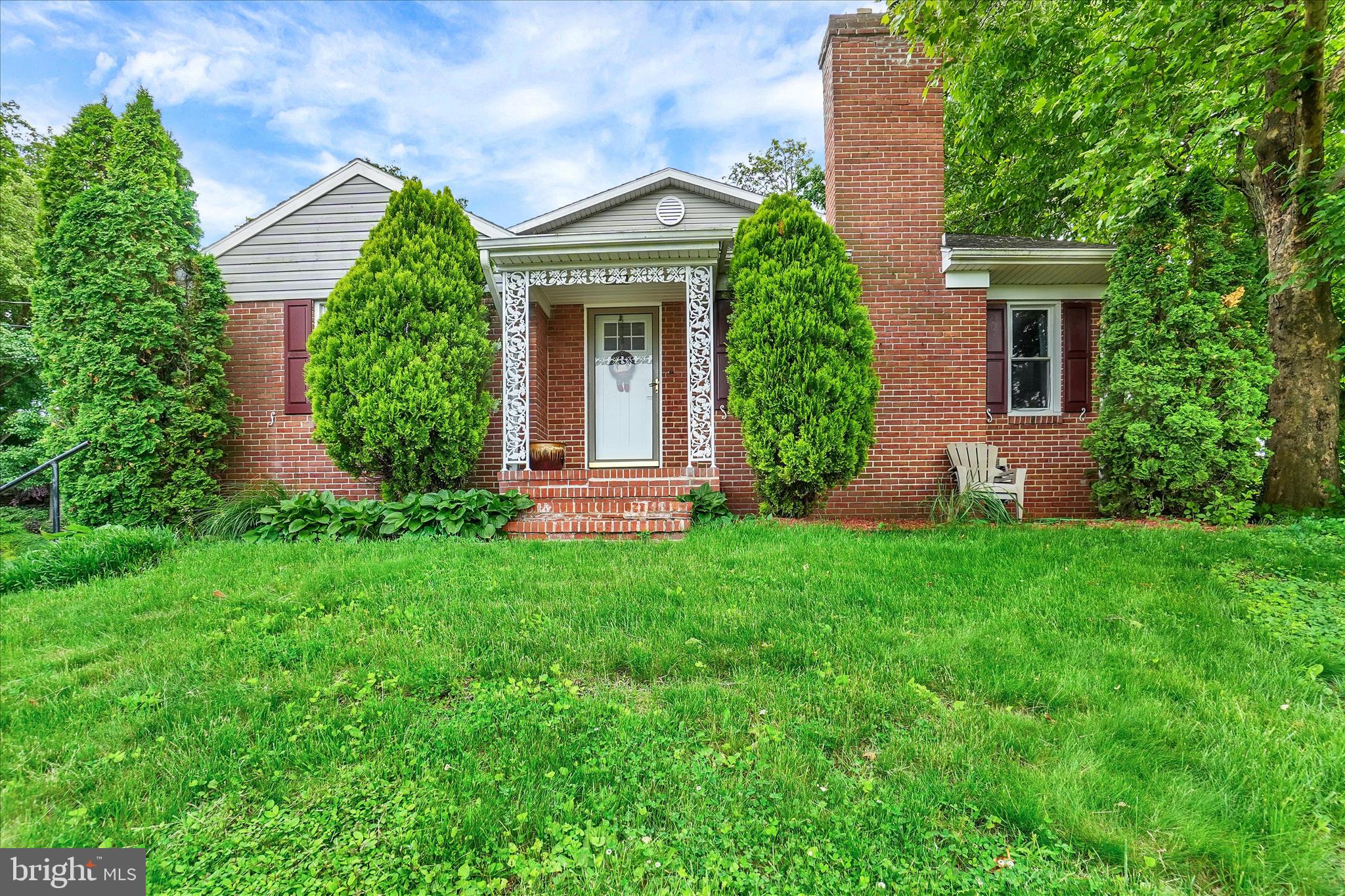 40 W LOCUST LANE