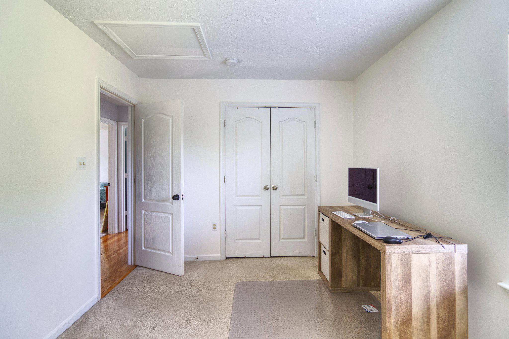 SOUTH HAMPTON - Residential