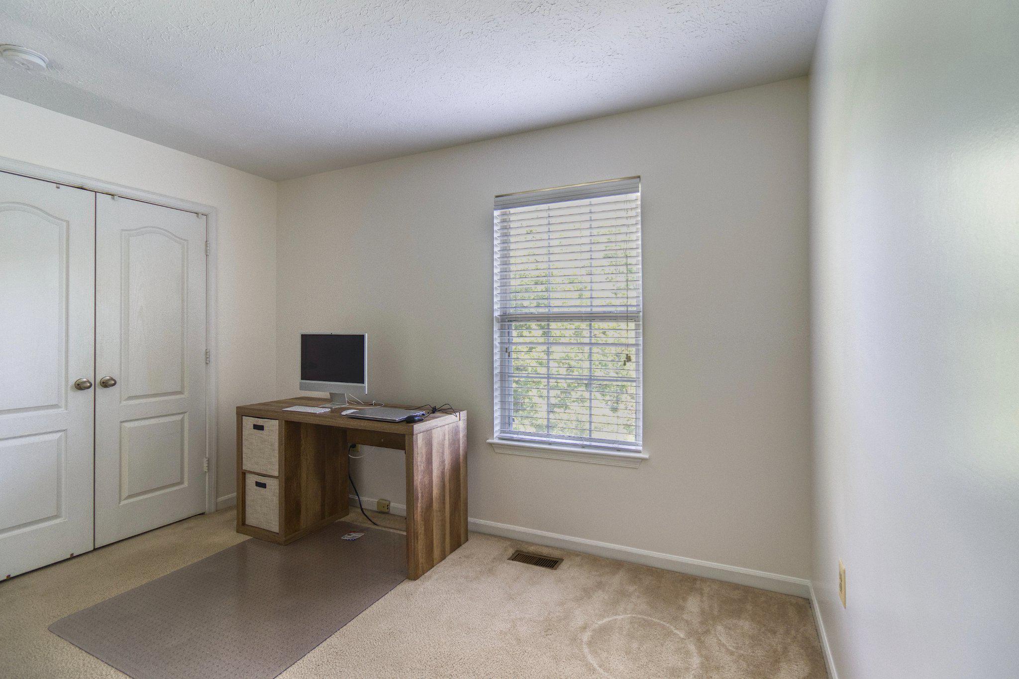 SOUTH HAMPTON - Residential