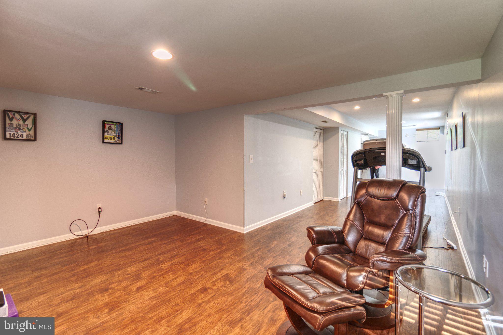 SOUTH HAMPTON - Residential
