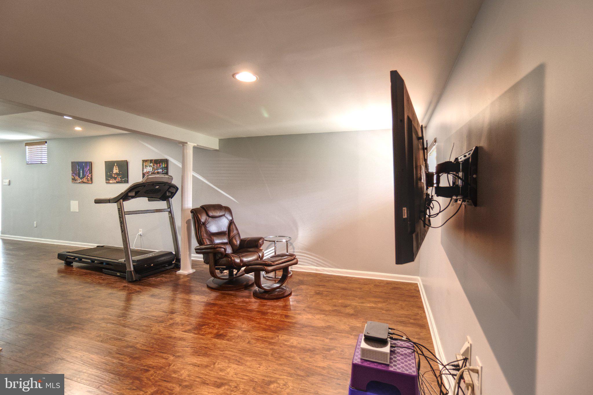 SOUTH HAMPTON - Residential