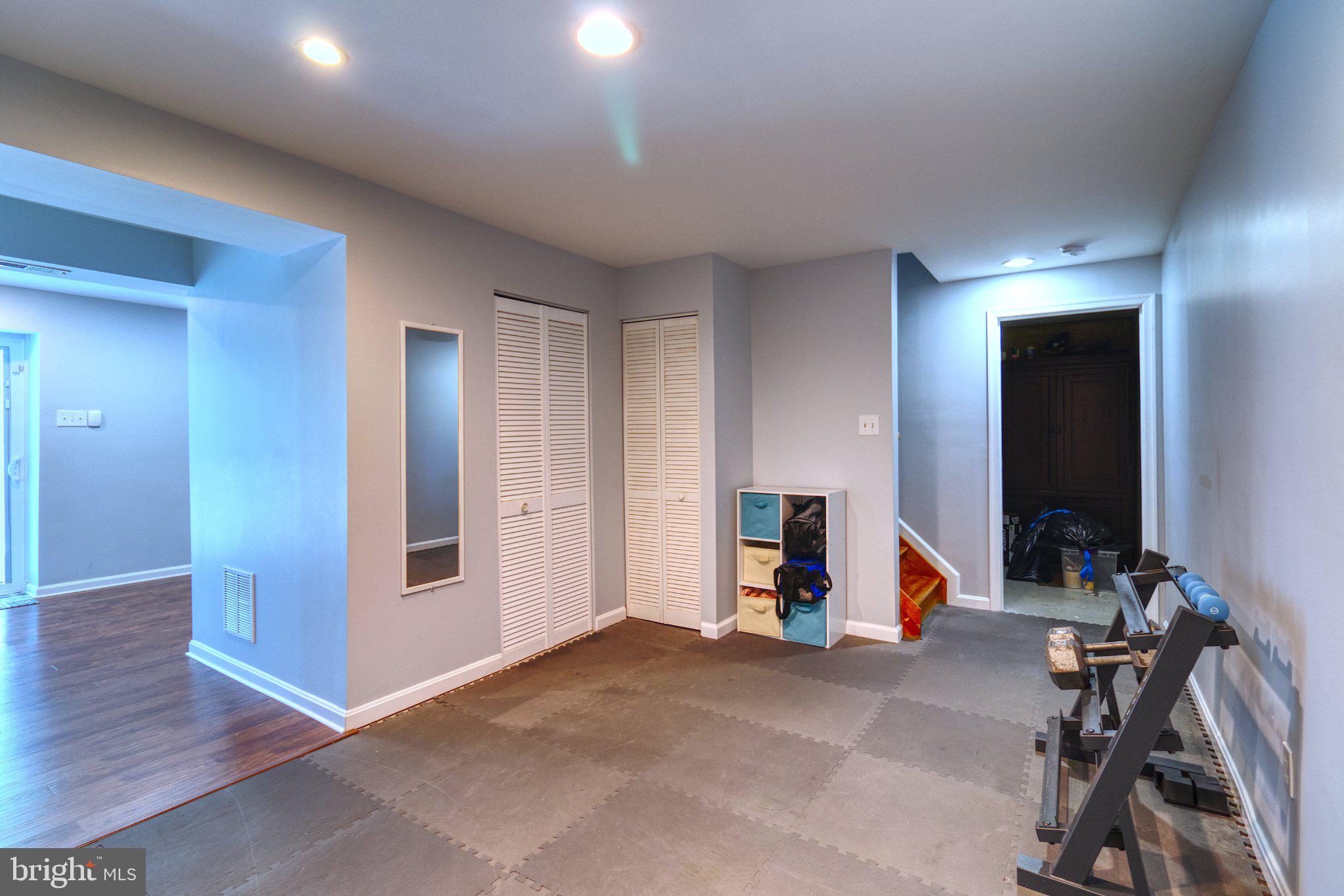SOUTH HAMPTON - Residential