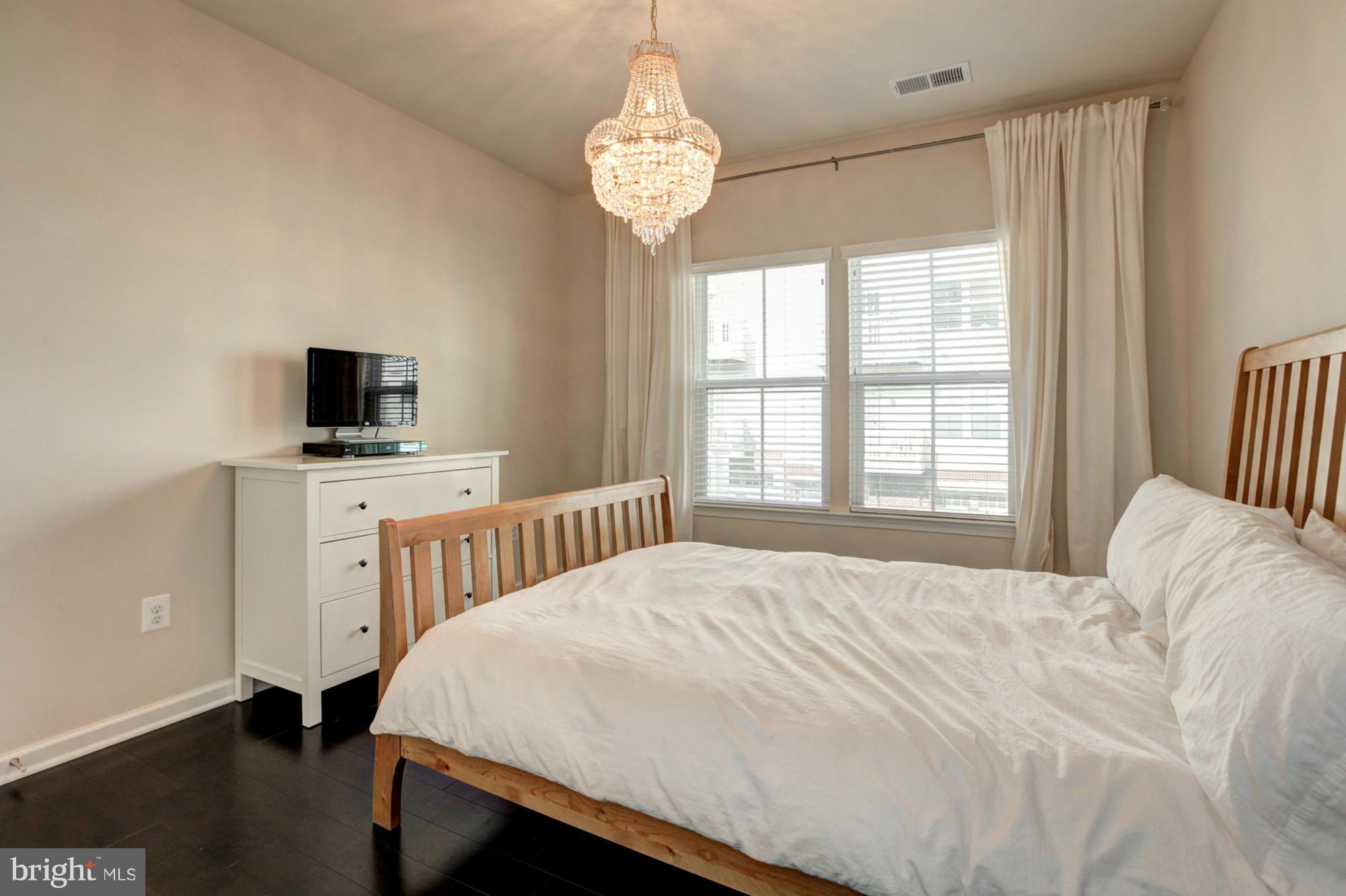 PARKLANDS AT WATKINS MILL - Residential