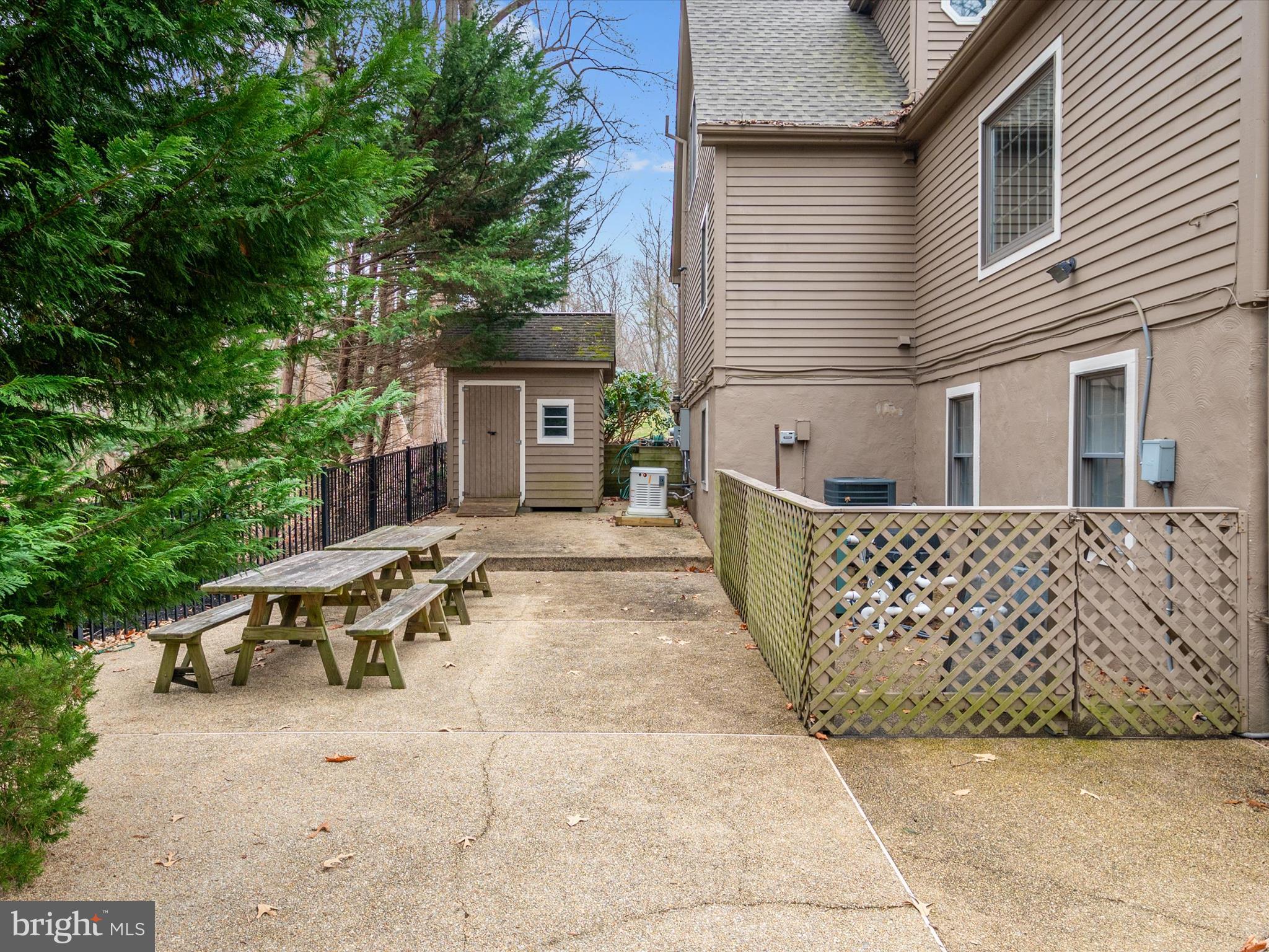 NORTH RIVER FOREST - Residential