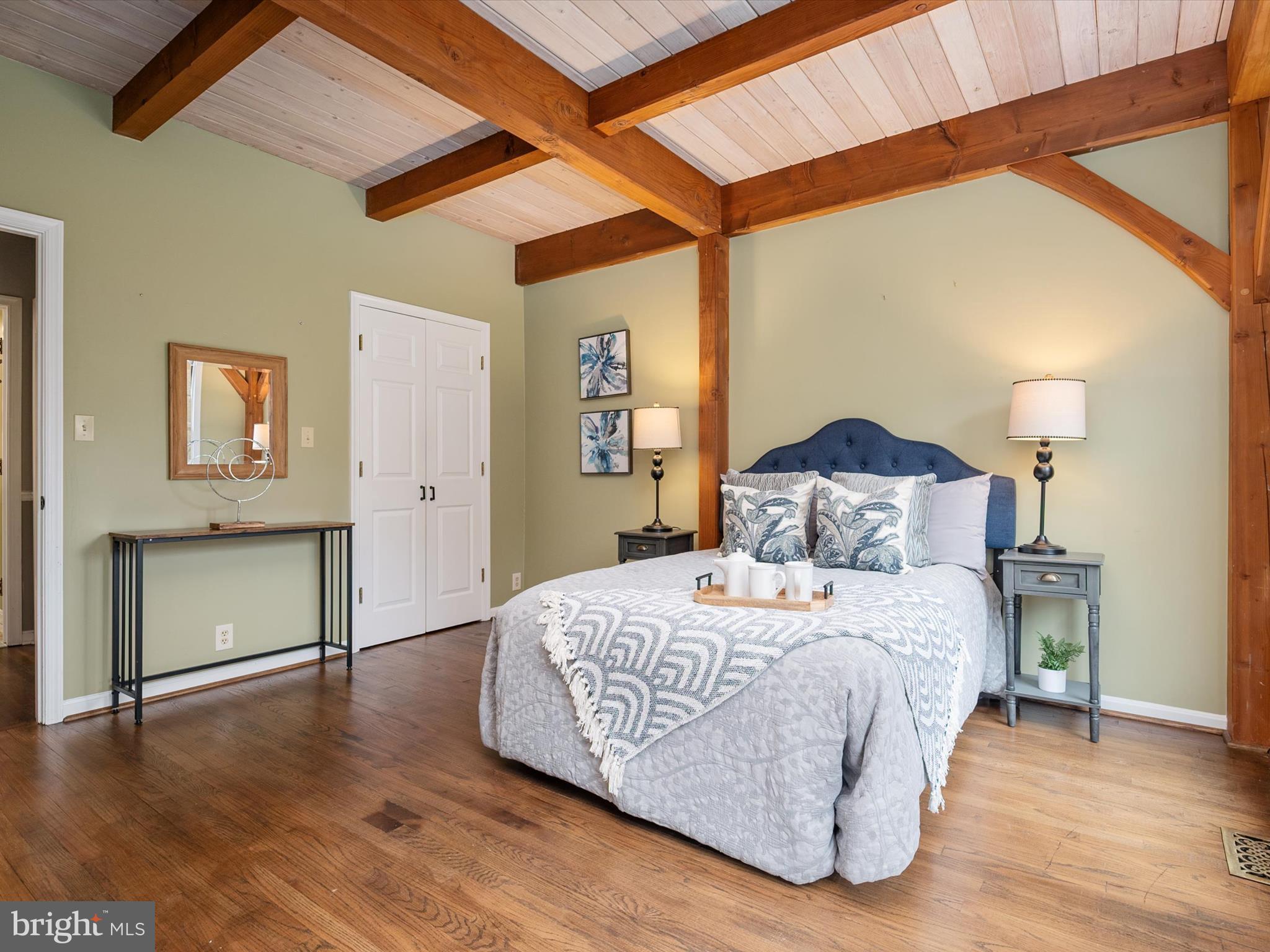 NORTH RIVER FOREST - Residential