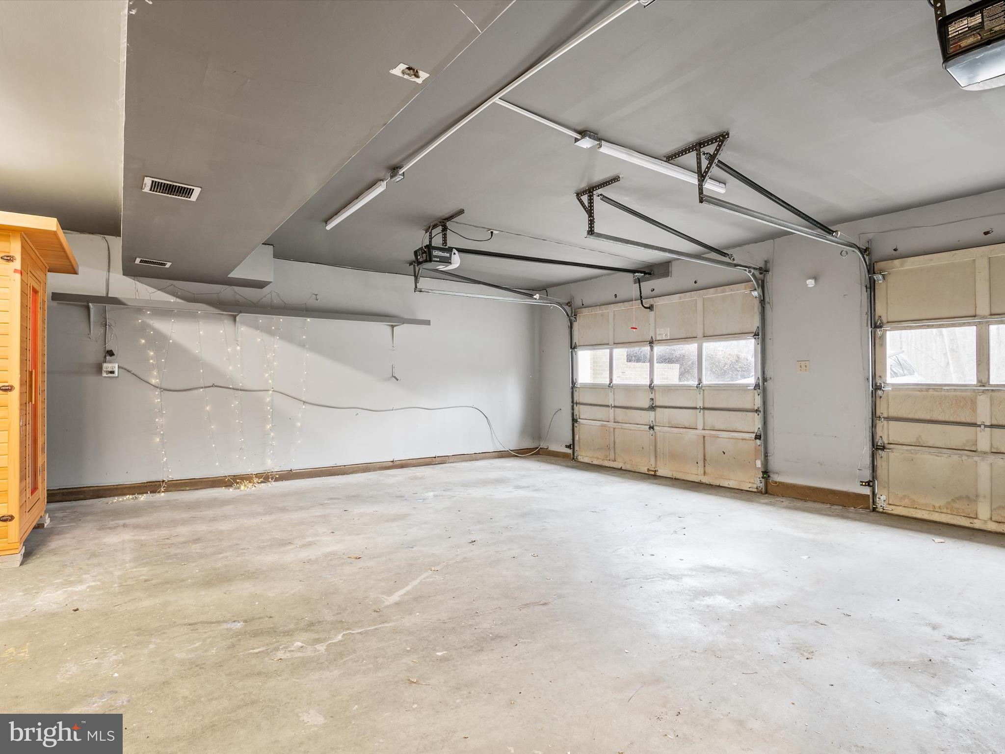 NORTH RIVER FOREST - Residential