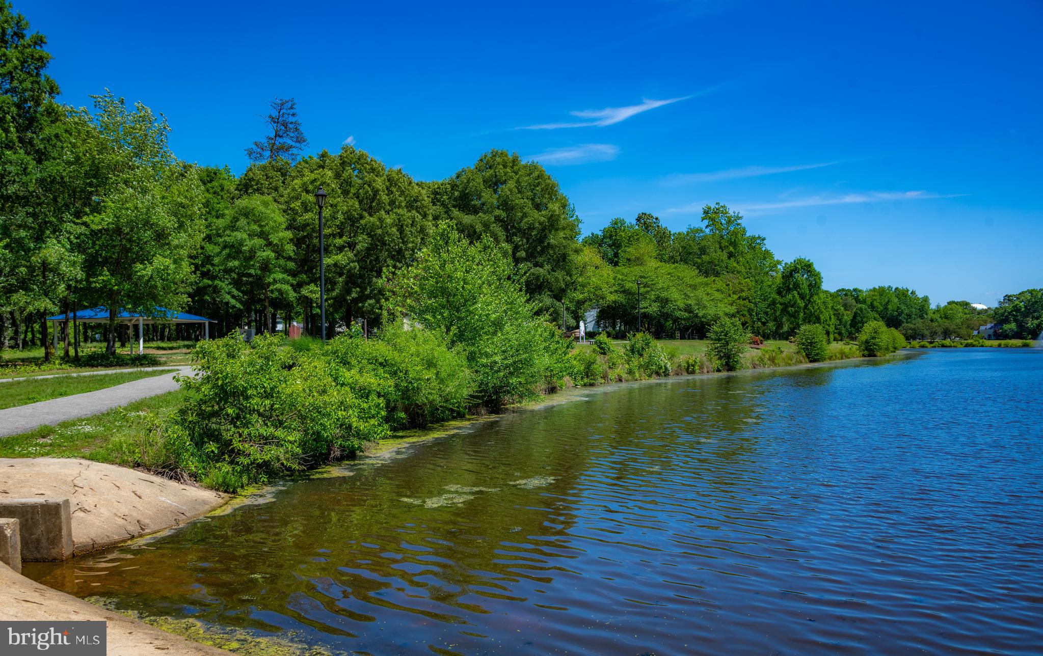 ST CHARLES HAMPSHIRE - Residential