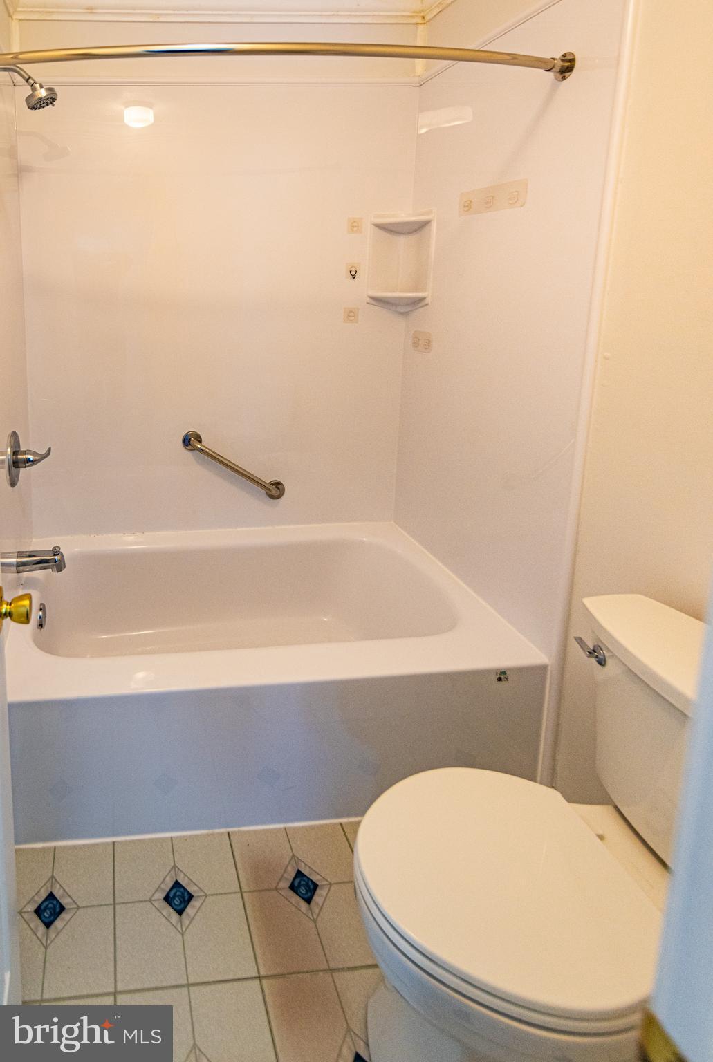 ST CHARLES HAMPSHIRE - Residential