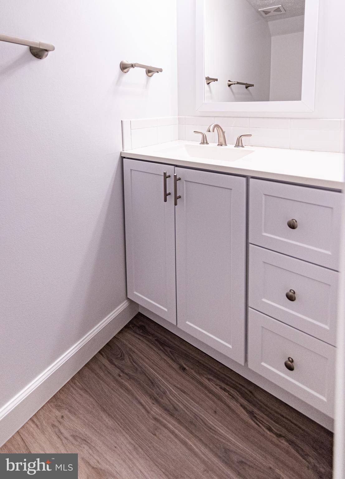 ST CHARLES HAMPSHIRE - Residential