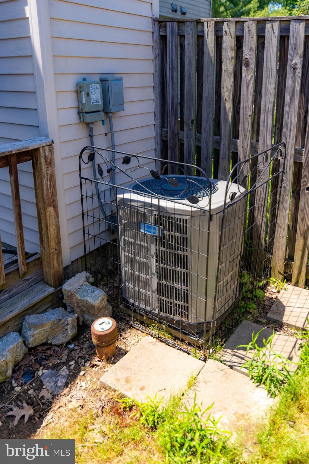 ST CHARLES HAMPSHIRE - Residential