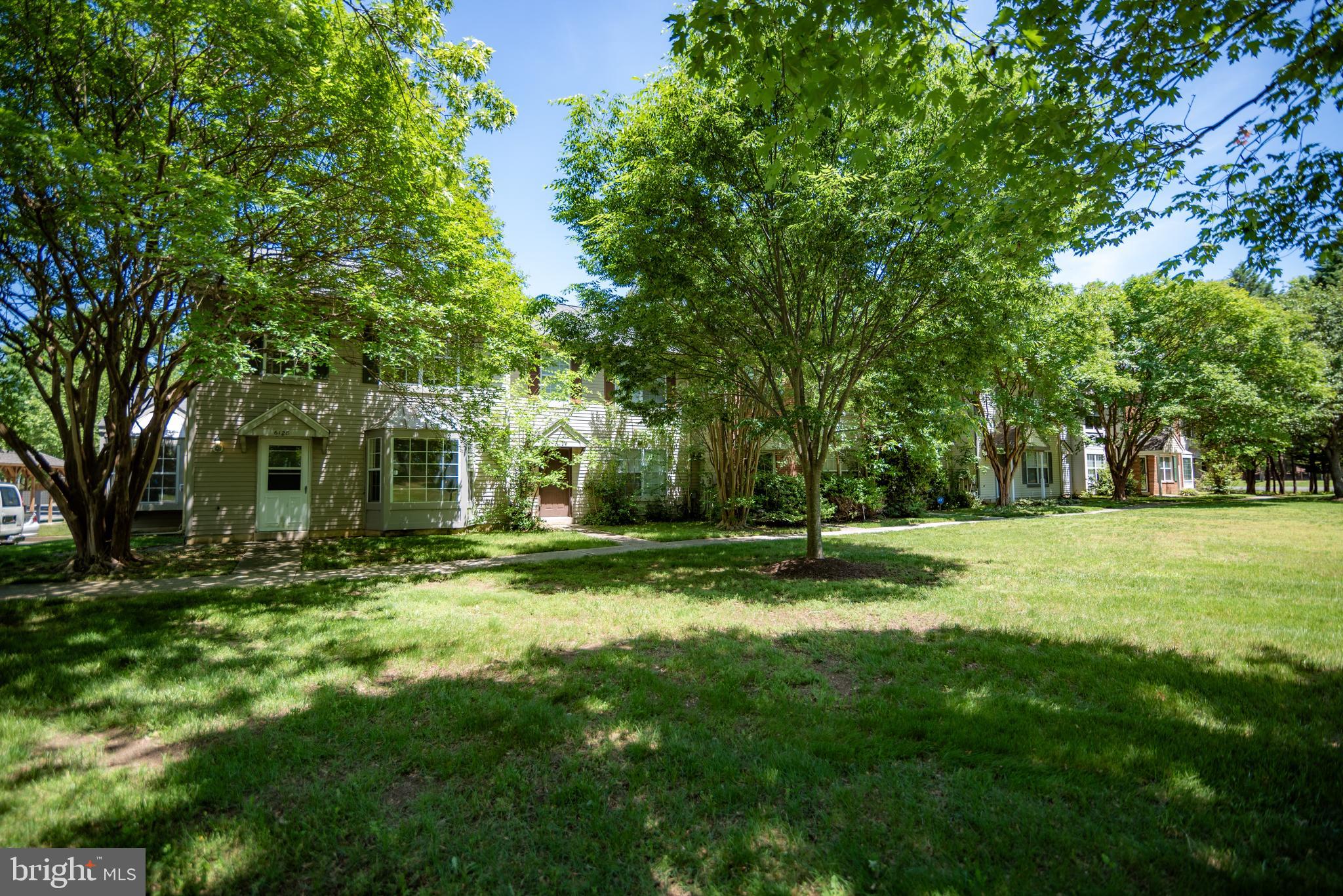 ST CHARLES HAMPSHIRE - Residential