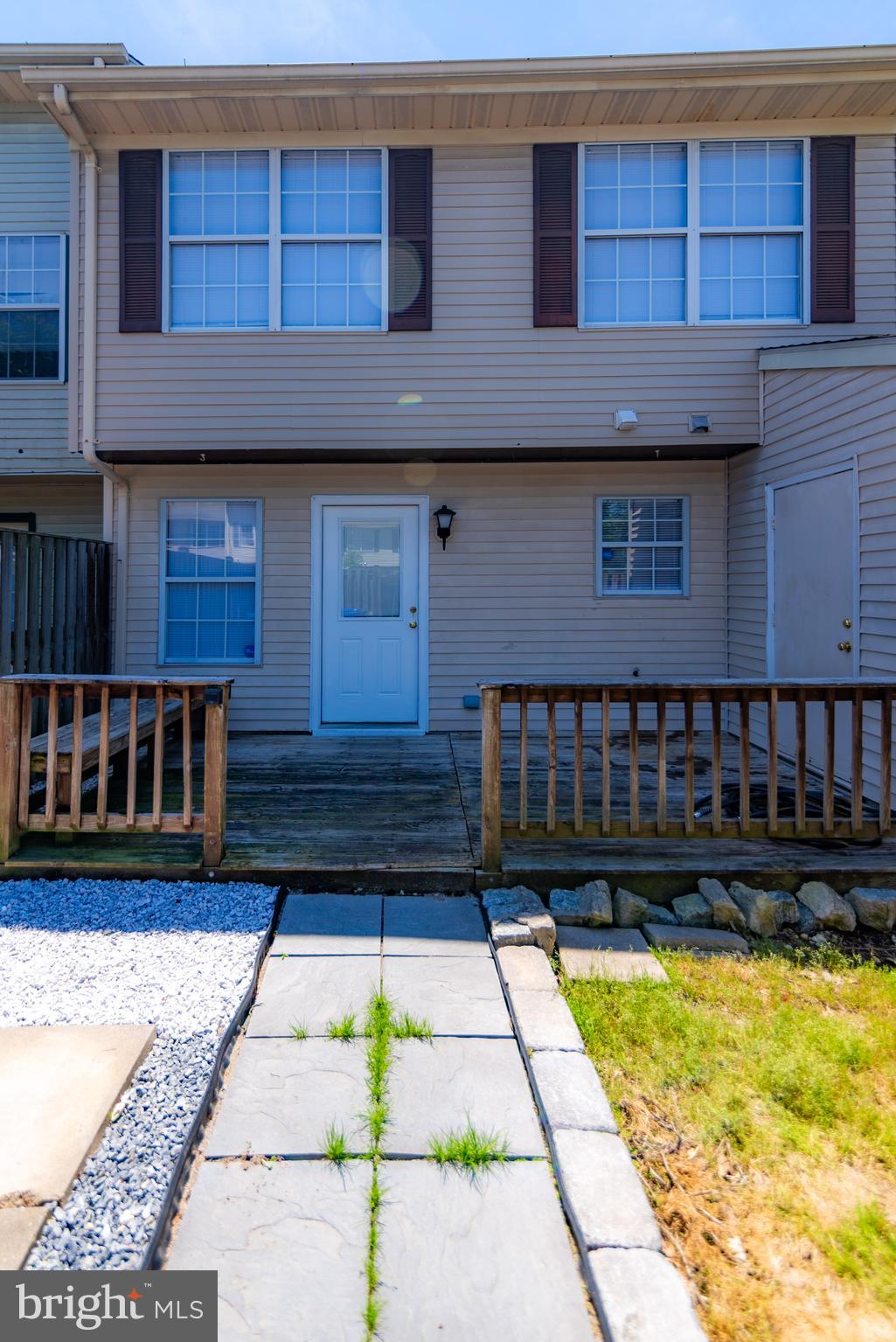 ST CHARLES HAMPSHIRE - Residential