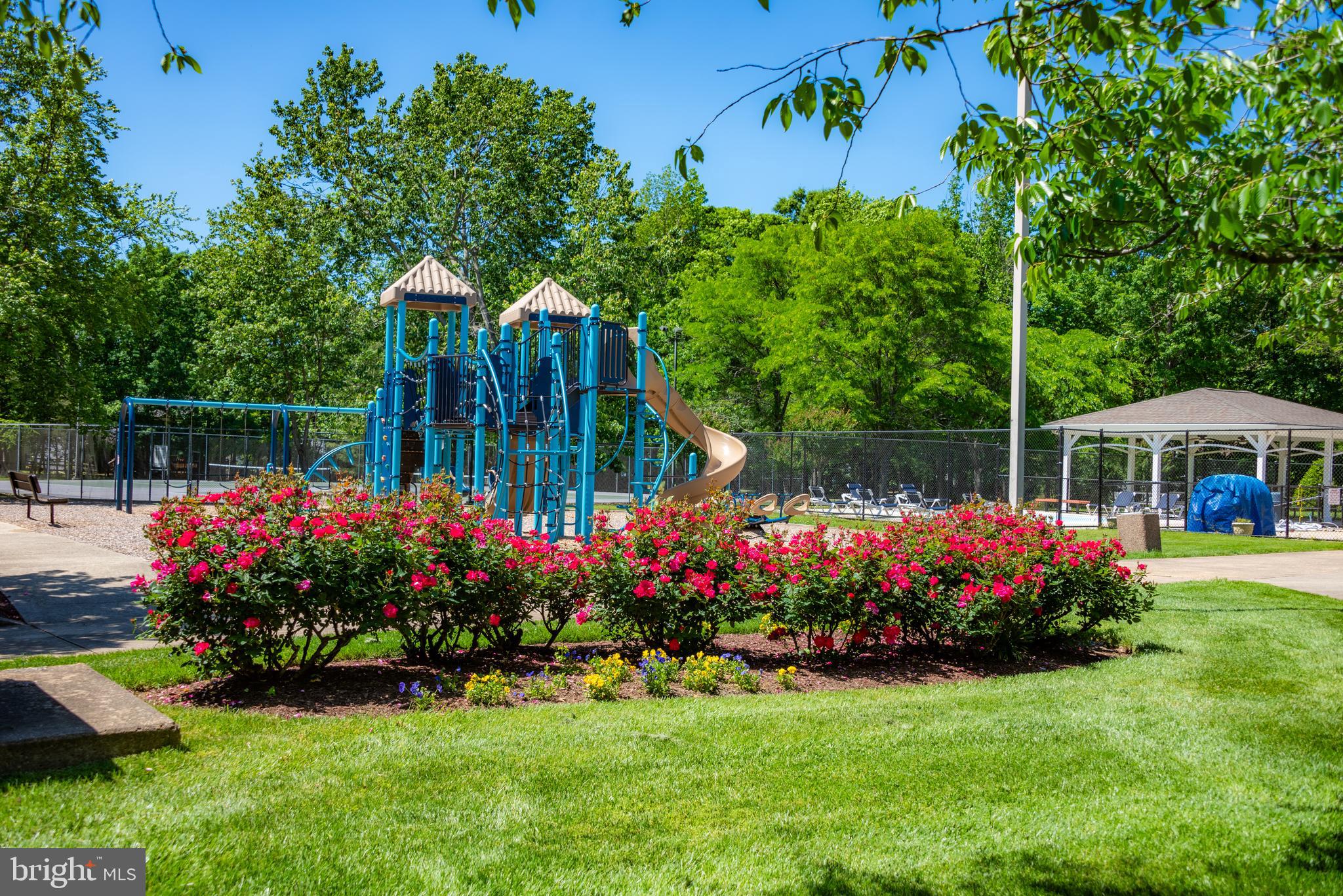 ST CHARLES HAMPSHIRE - Residential