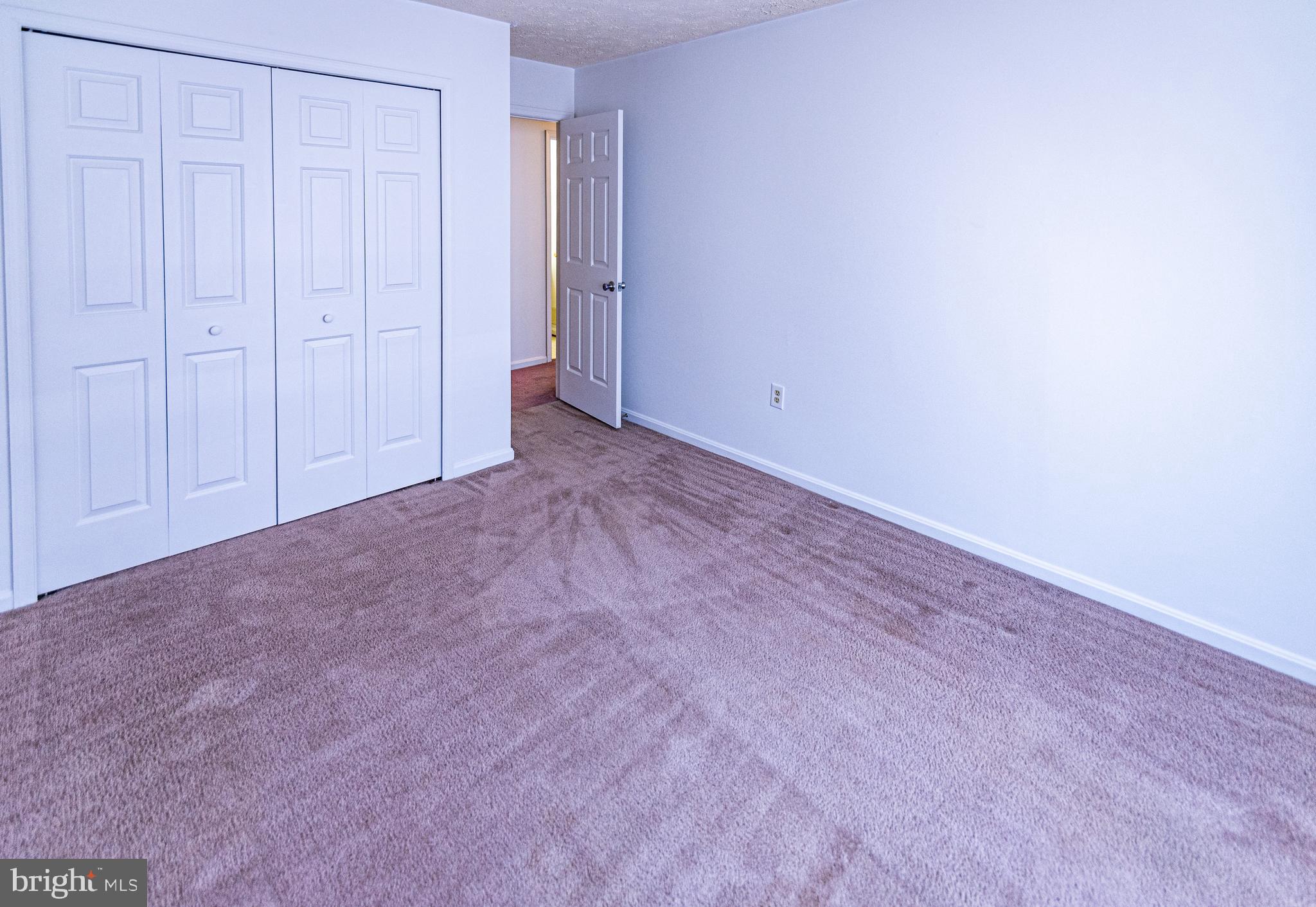 ST CHARLES HAMPSHIRE - Residential