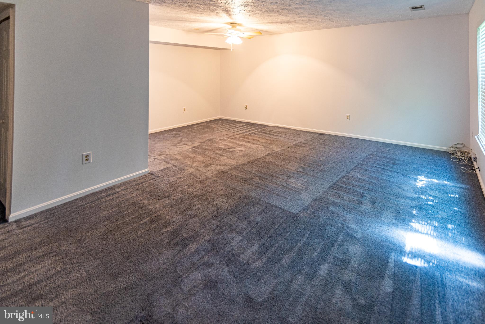 ST CHARLES HAMPSHIRE - Residential