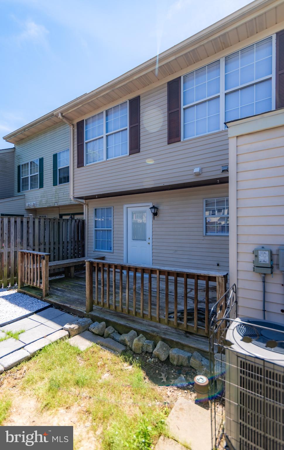 ST CHARLES HAMPSHIRE - Residential