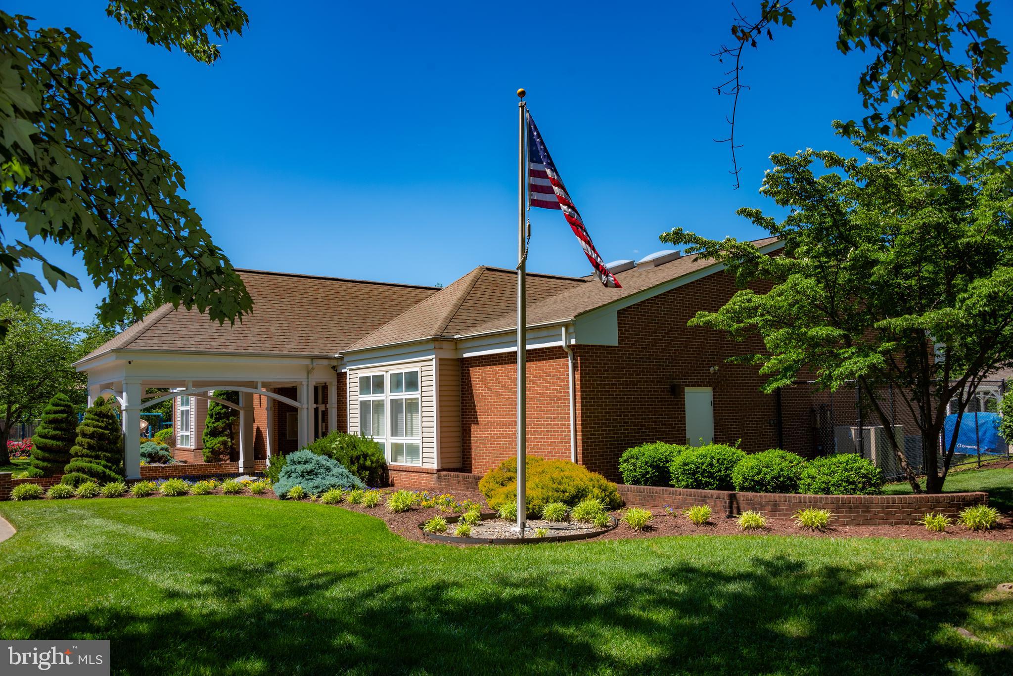 ST CHARLES HAMPSHIRE - Residential