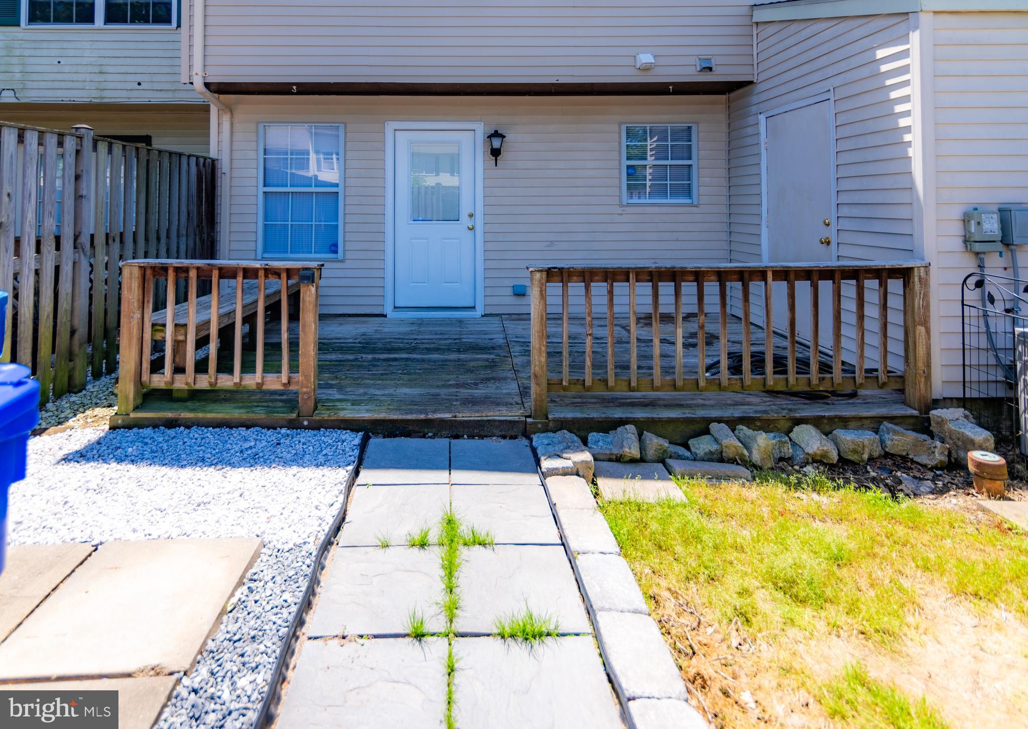 ST CHARLES HAMPSHIRE - Residential