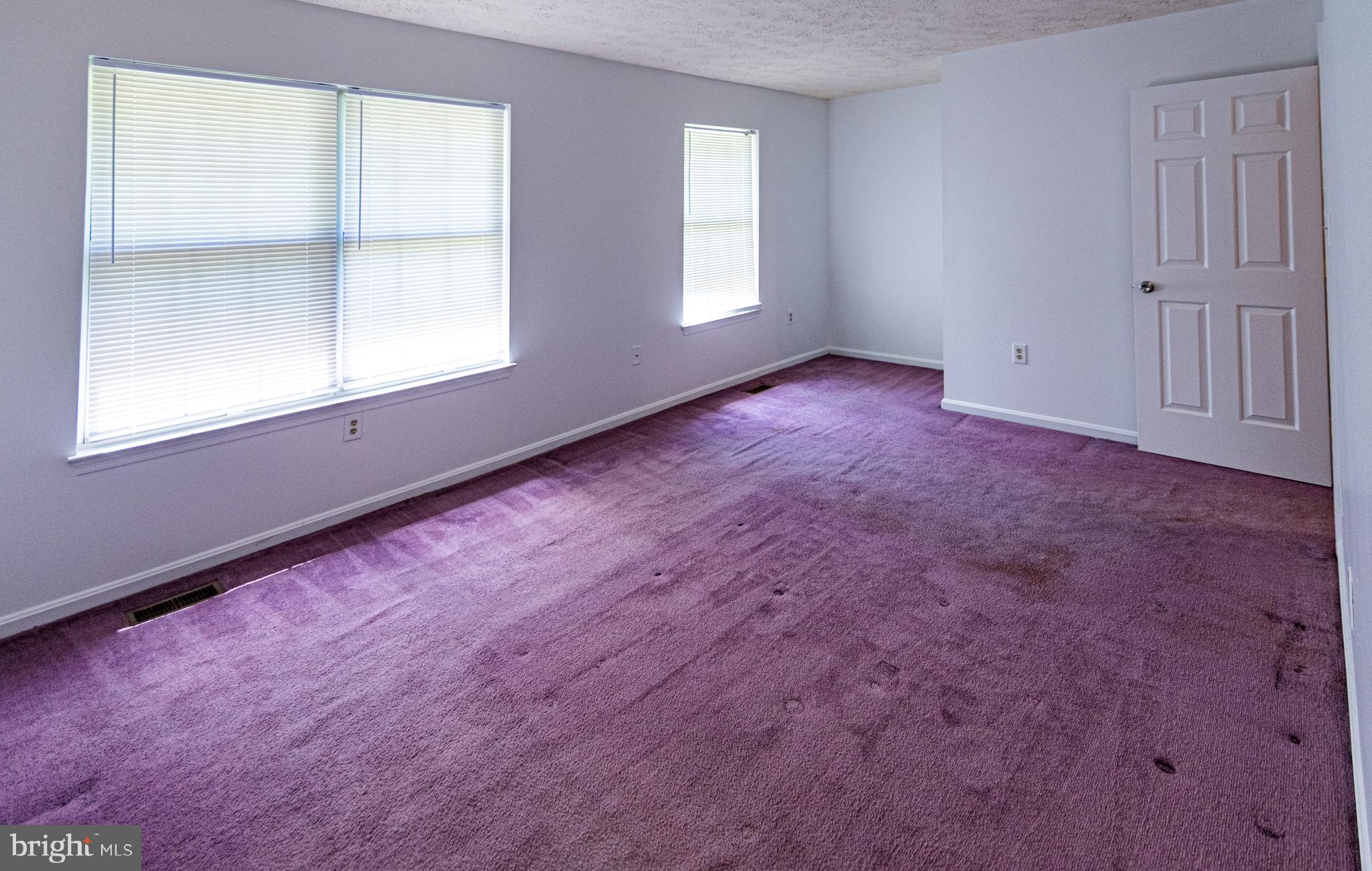 ST CHARLES HAMPSHIRE - Residential