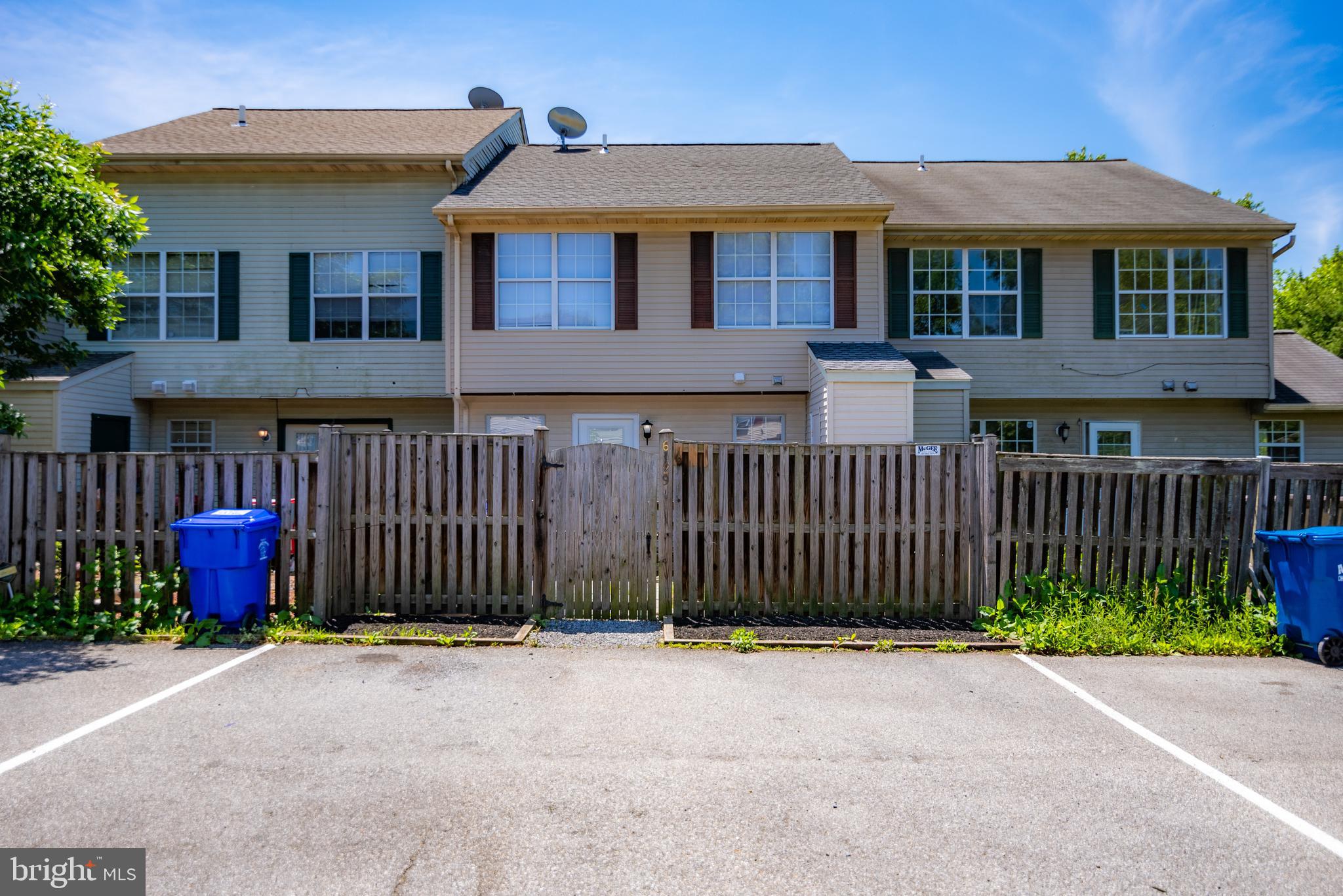 ST CHARLES HAMPSHIRE - Residential