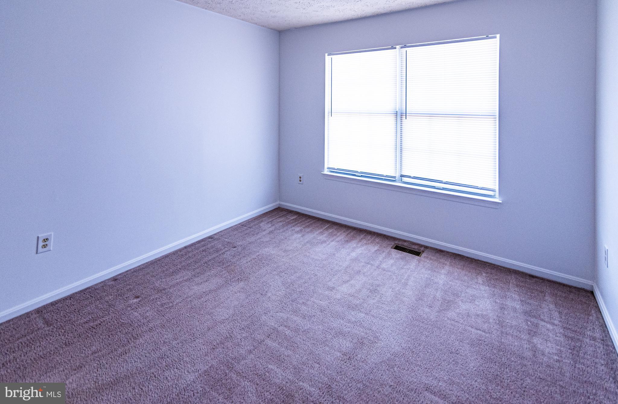 ST CHARLES HAMPSHIRE - Residential