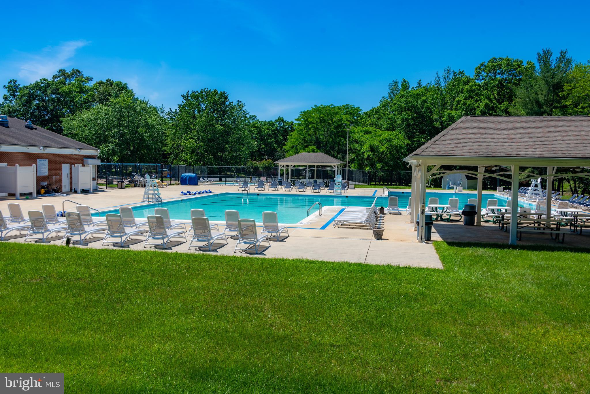 ST CHARLES HAMPSHIRE - Residential