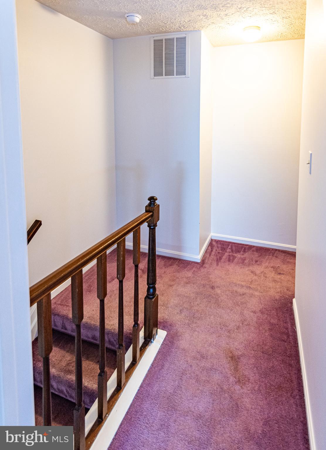 ST CHARLES HAMPSHIRE - Residential