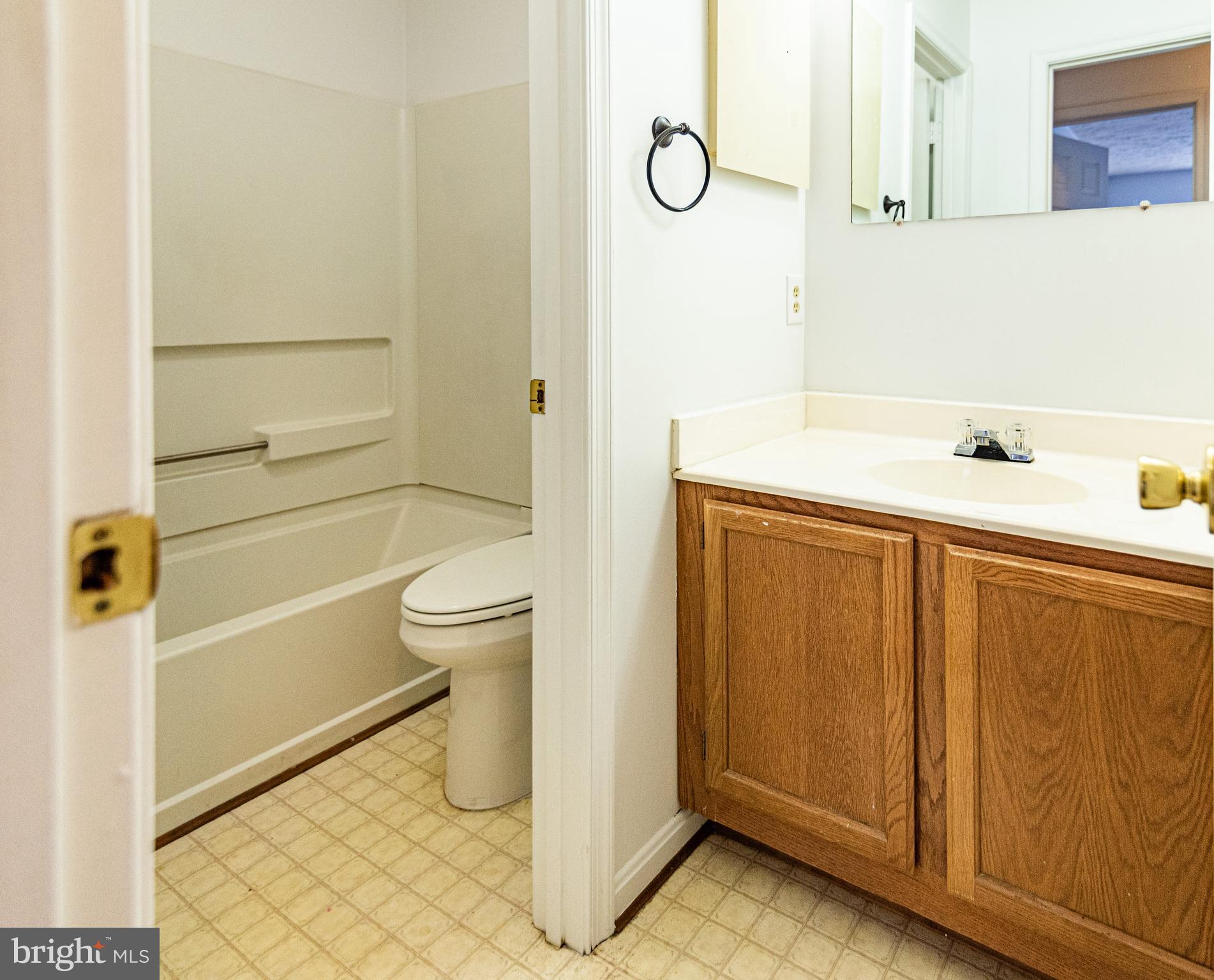 ST CHARLES HAMPSHIRE - Residential