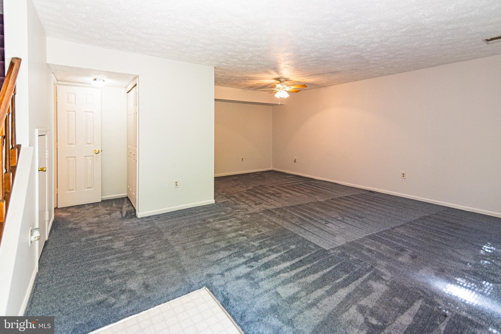 ST CHARLES HAMPSHIRE - Residential