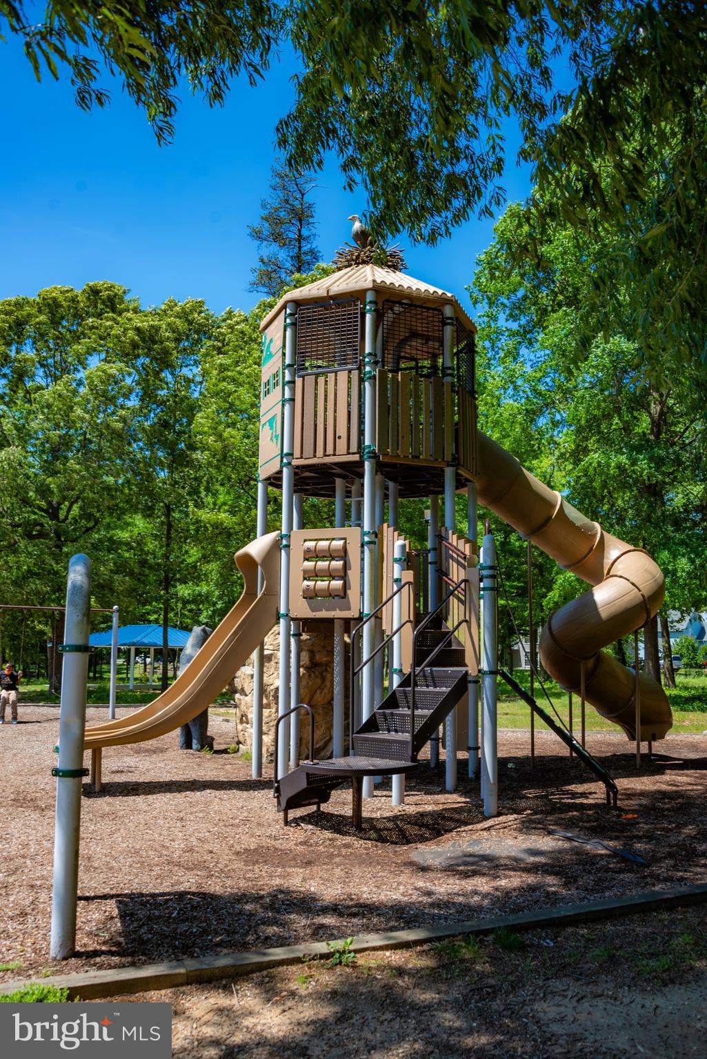 ST CHARLES HAMPSHIRE - Residential