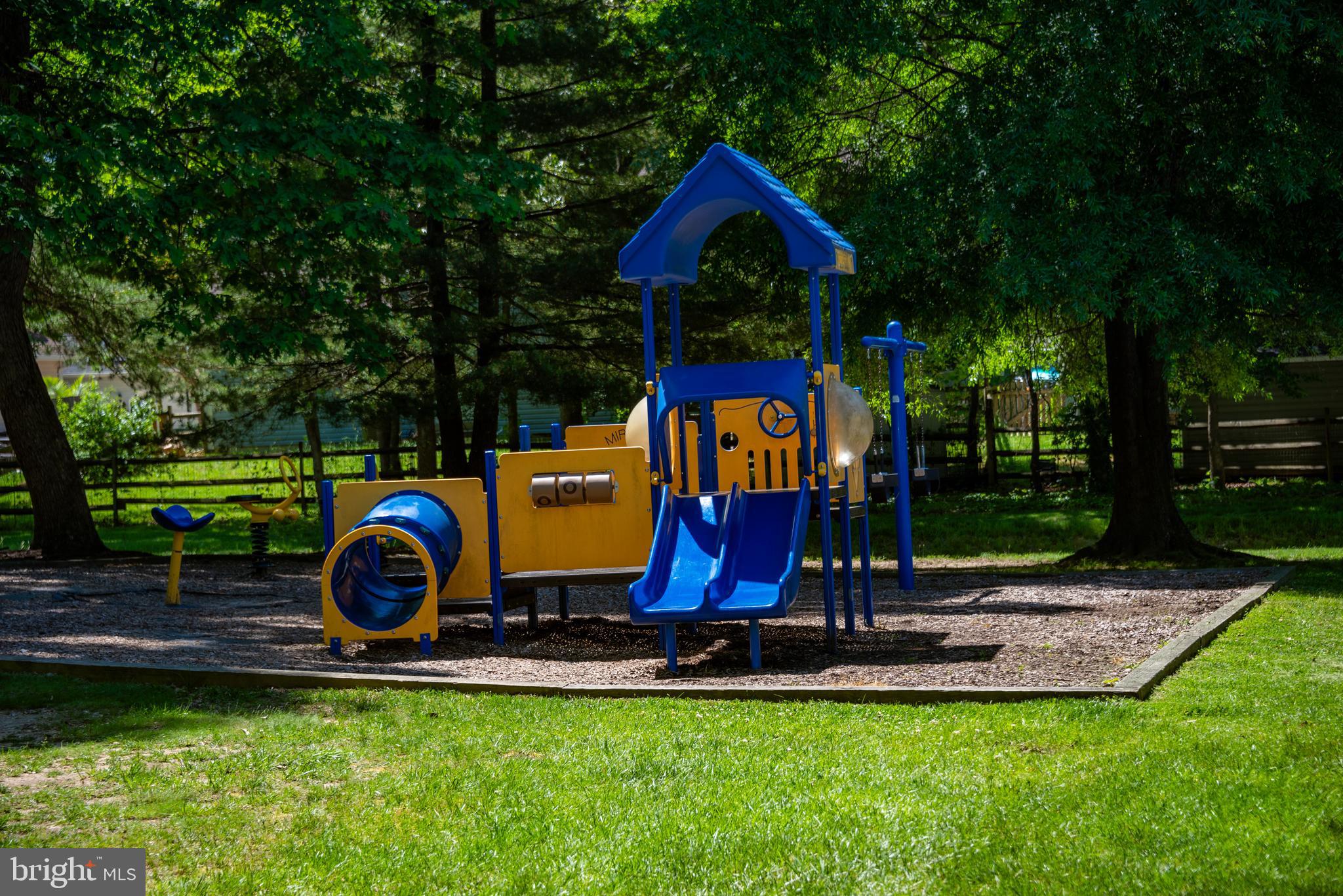 ST CHARLES HAMPSHIRE - Residential