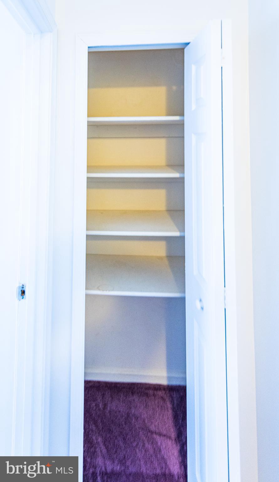 ST CHARLES HAMPSHIRE - Residential