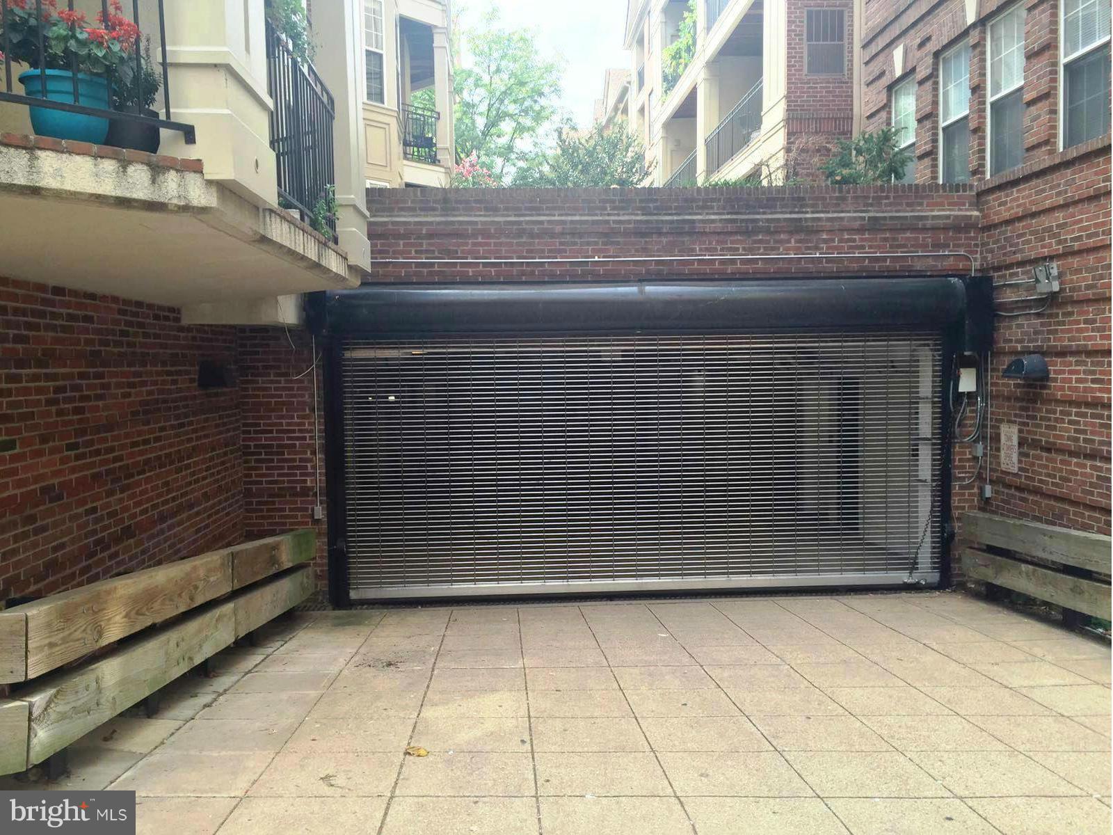 COURTHOUSE HILL - Residential