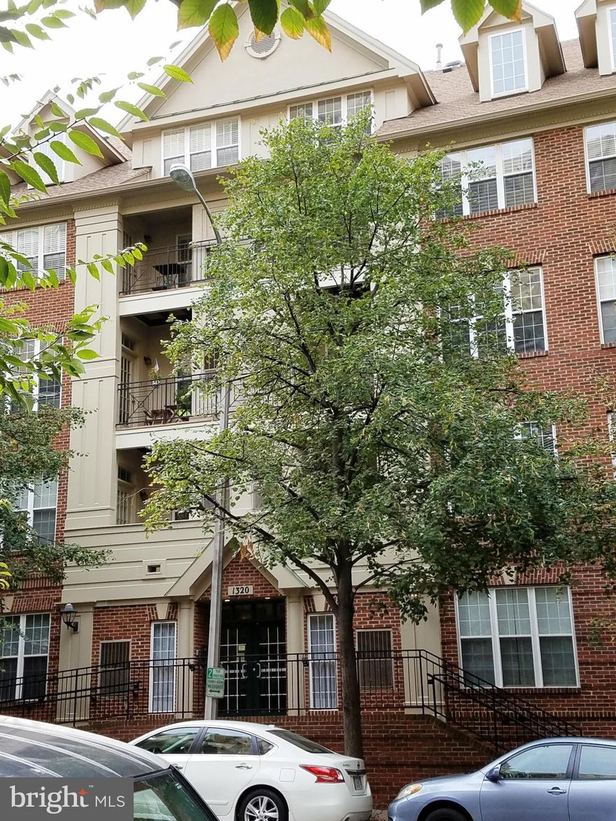 Approved!! Short sale has been approved and ready for fast closing This Prime location across from Courthouse metro (only five minutes walk),cinema, shops, restaurants, Farmer's market and much more to list all. Easy commute to DC. Garage parking and more... Two bedroom, two bathrooms condo in Courthouse Hill..with 9 ft ceilings. Gas, fireplace, balcony, Needs upgrades. LOCATION, AS IS CONDITION.