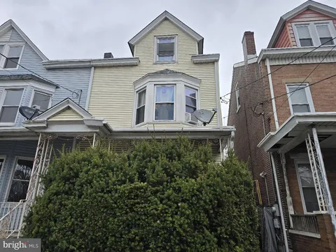 454 S Olden Avenue, Trenton, NJ 08629 - #: NJME2056358