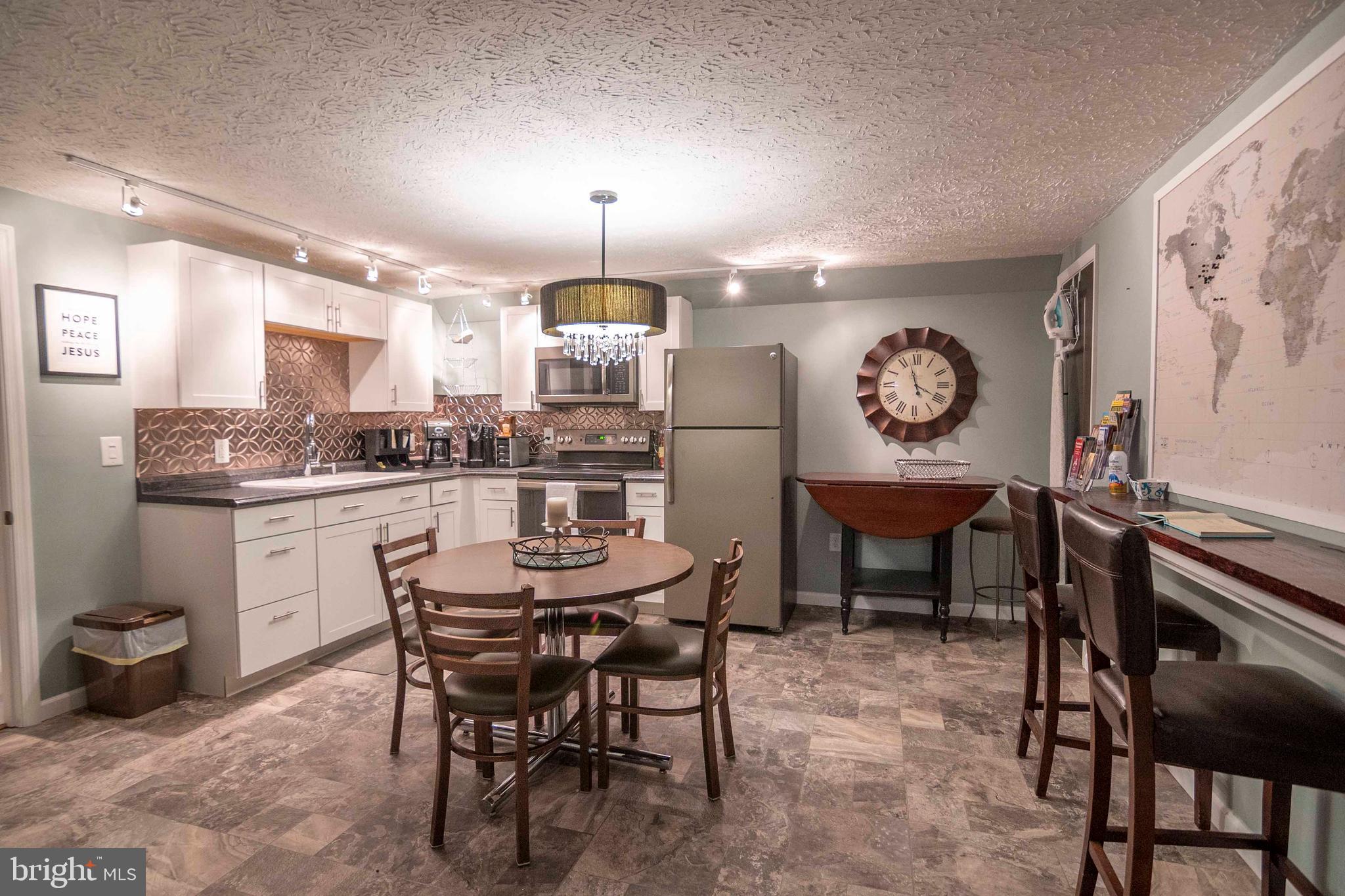 RIVERMONT ESTATES - Residential