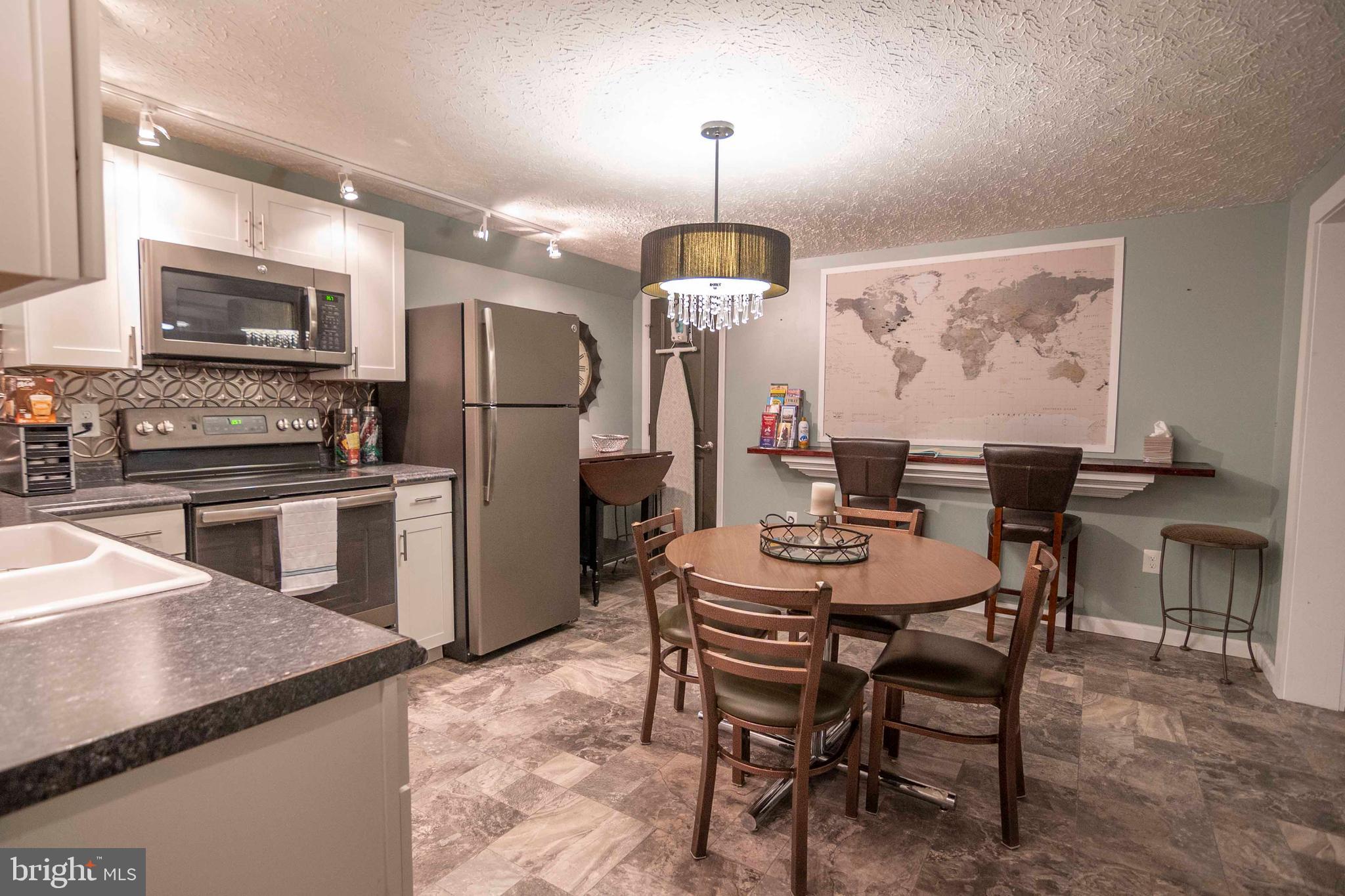 RIVERMONT ESTATES - Residential