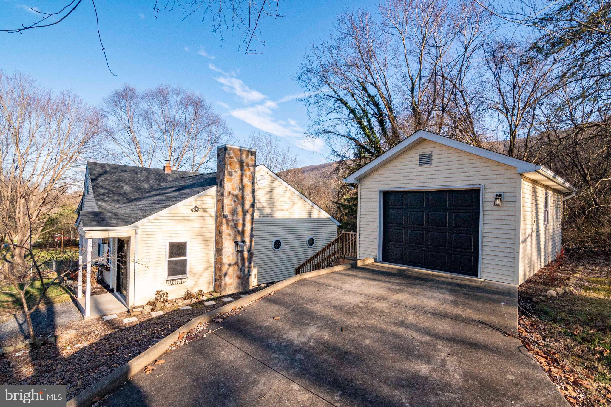 RIVERMONT ESTATES - Residential