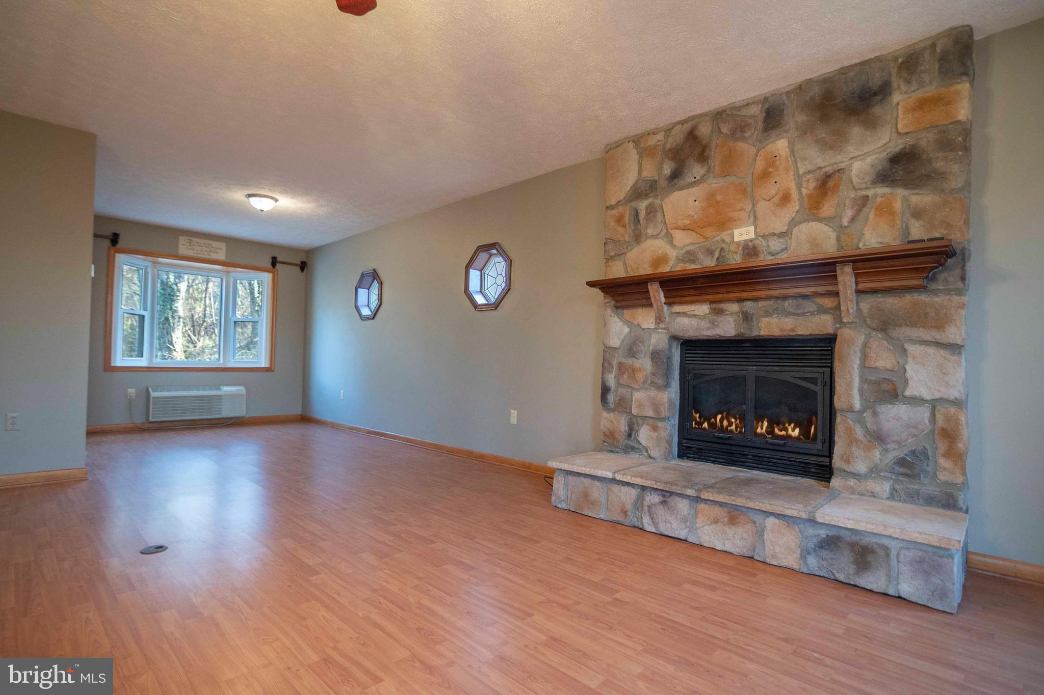 RIVERMONT ESTATES - Residential