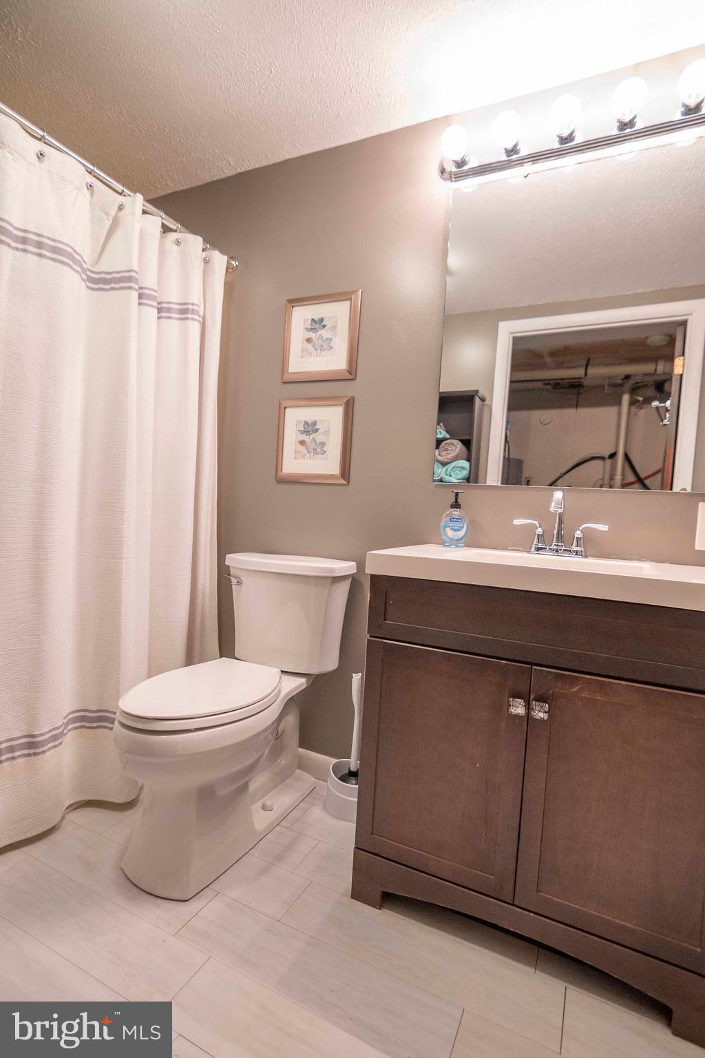 RIVERMONT ESTATES - Residential