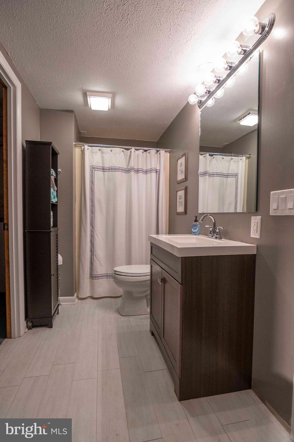 RIVERMONT ESTATES - Residential