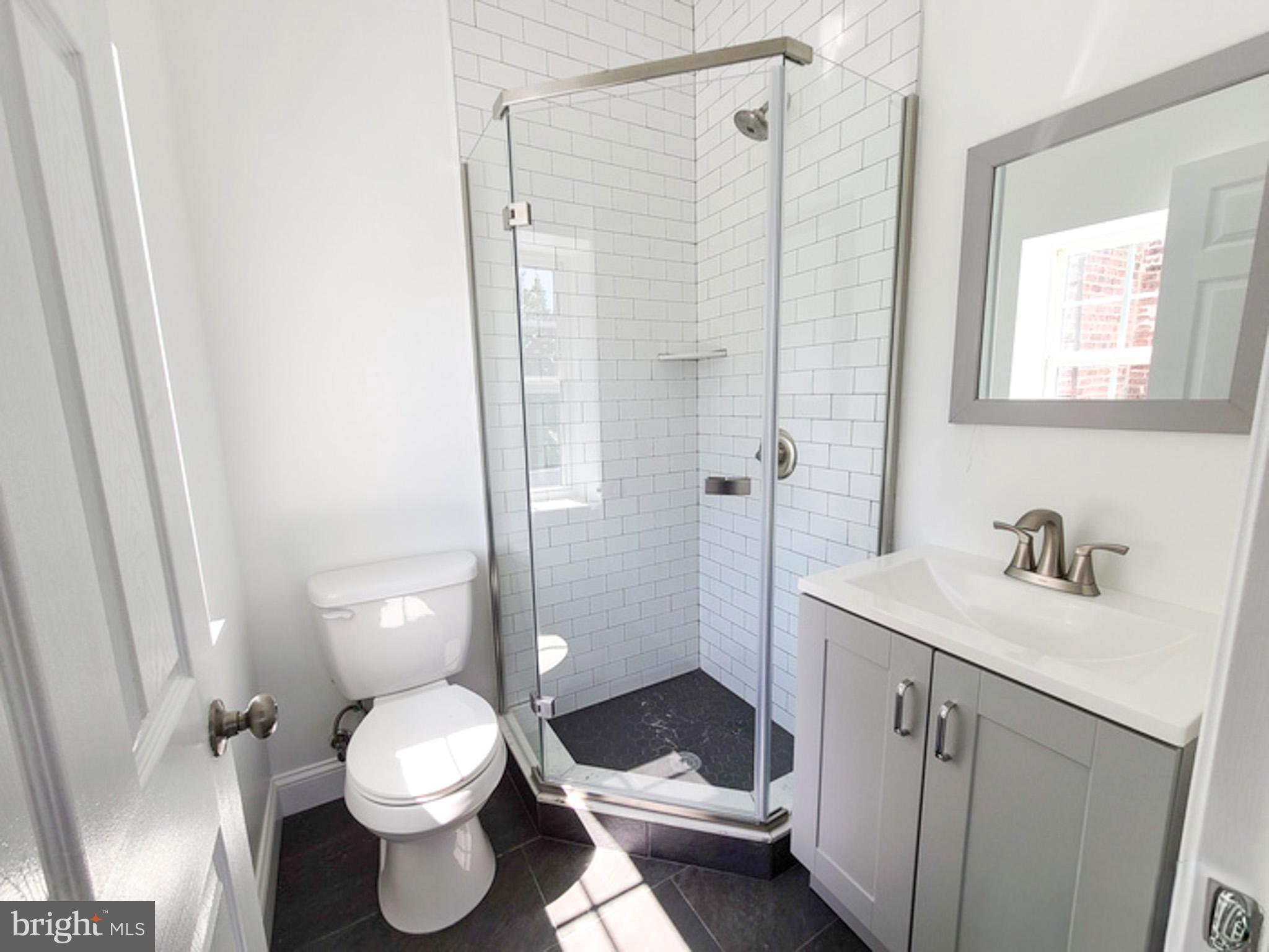 4732 LONGSHORE AVENUE 4