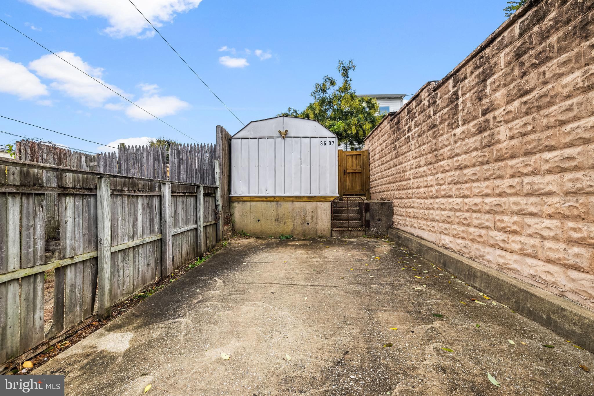 HAMPDEN HISTORIC DISTRICT - Residential