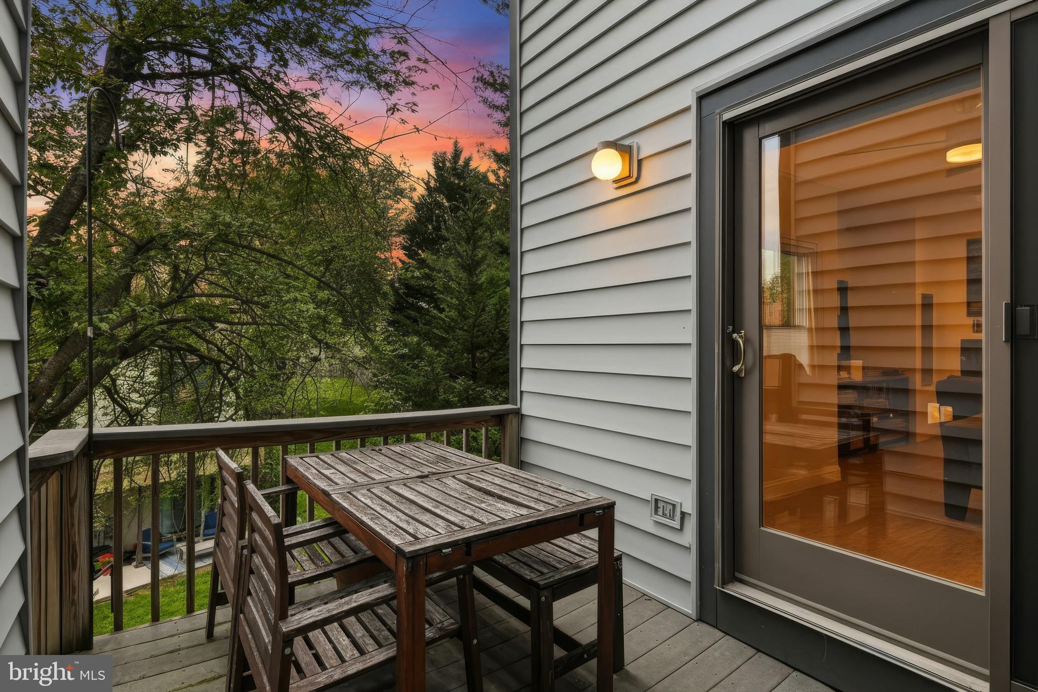 VANTAGE POINT - Residential